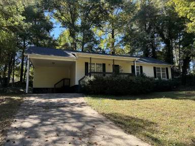 Main picture of 74 Cathy Ln