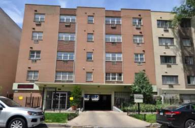 Main picture of 5950 N Kenmore Ave