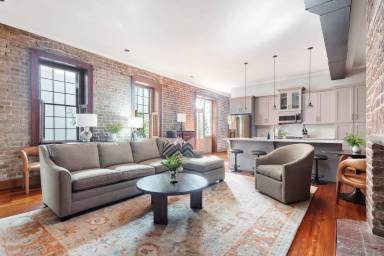 Main picture of 184 E Bay St