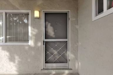 Main picture of 2136 Monroe St