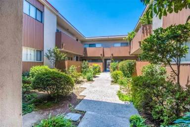Main picture of 10327 Downey Ave