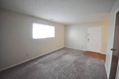 Main picture of 105 W 8th Ave