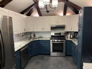 Main picture of 347 Hellerman St