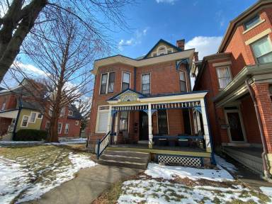 Main picture of 885 Dennison Ave