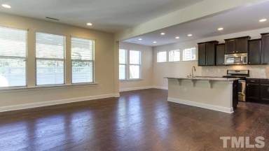 Main picture of 213 Begen St