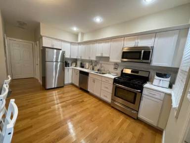 Main picture of 330 Shirley St
