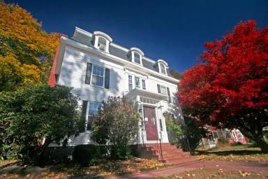 Main picture of 45 Summer St