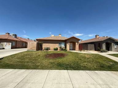 Main picture of 548 Yellow Meadow Ct