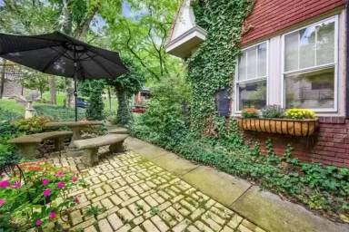 Main picture of 214 Magnolia Pl