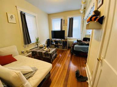 Main picture of 165 Kelton St