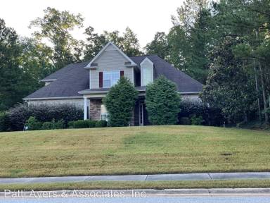 Main picture of 100 Sunderland Cir