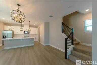 Main picture of 4991 Railroad Vine Aly