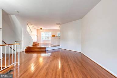 Main picture of 20018 Lake Park Dr