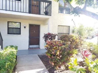 Main picture of 9275 Lake Park Dr