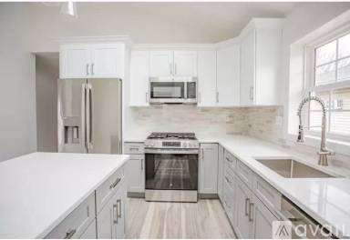 Main picture of 451 E Pine St