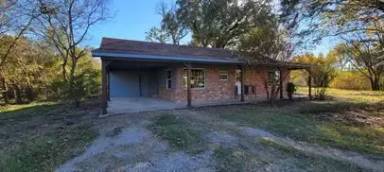 Main picture of 409 E State Highway 276