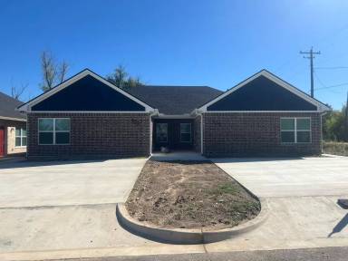 Main picture of 100 Vitava Dr