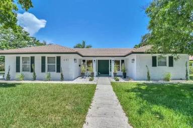 Main picture of 641 NE Marine Dr