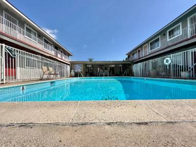 Main picture of 321 Chambers St