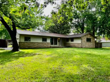 Main picture of 2605 E 56th St