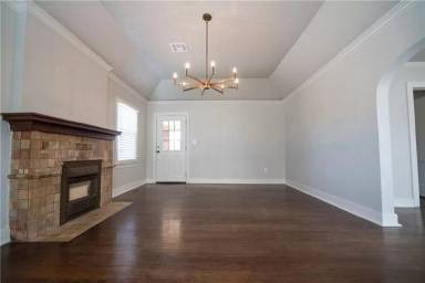 Main picture of 2730 NW 22nd St