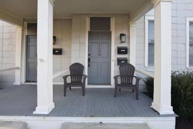 Main picture of 1120 1/2 Mount Pleasant Ave
