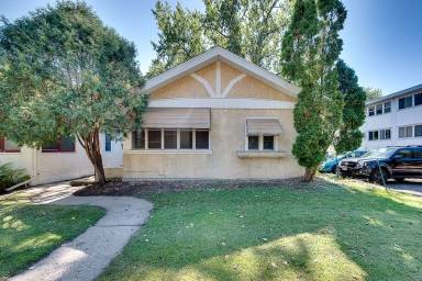 Main picture of 334 8th St SE