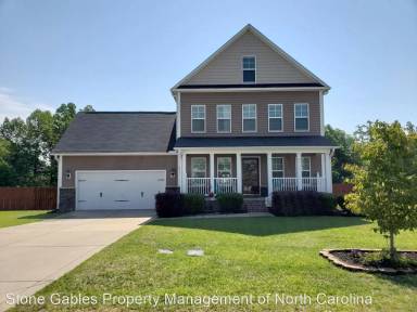 Main picture of 211 Red Oak Ct