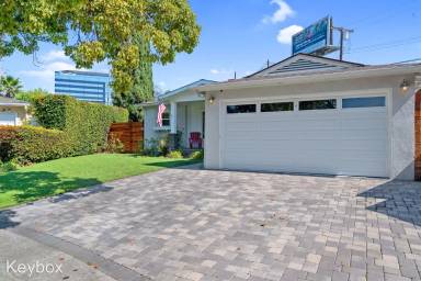 Main picture of 3504 Tuller Ave