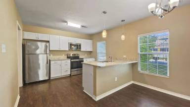 Main picture of 813 S Coulter Dr
