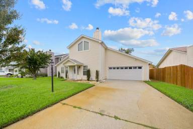 Main picture of 606 Lori Ln