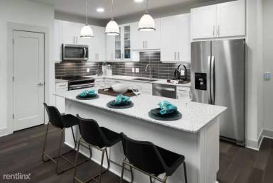 Main picture of 5726 Belmont Ave