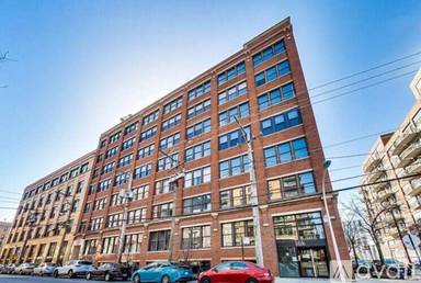 Main picture of 913 W Van Buren St