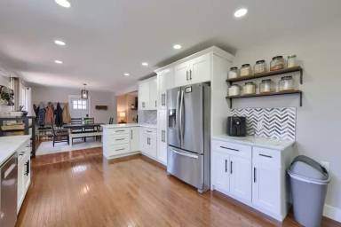 Main picture of 1859 New Holland Pike