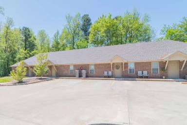Main picture of 2209 Hurst Ln