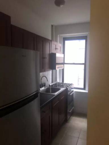 Main picture of 555 W 156th St