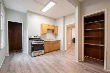 Main picture of 140 5th Ave
