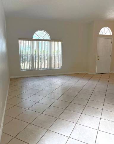 Main picture of 13815 Boros St