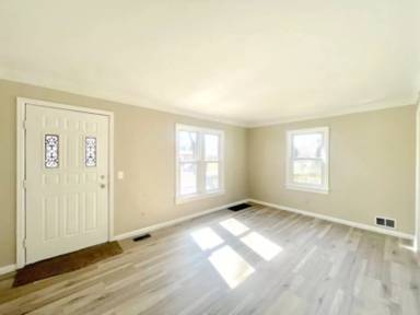 Main picture of 1901 Fredonia Ave