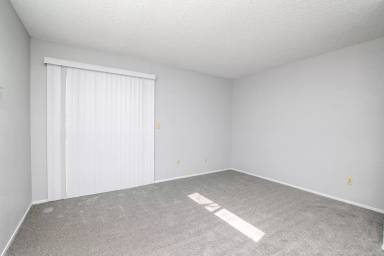 Main picture of 4242 76th St