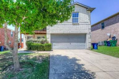 Main picture of 2428 Emerald Ln