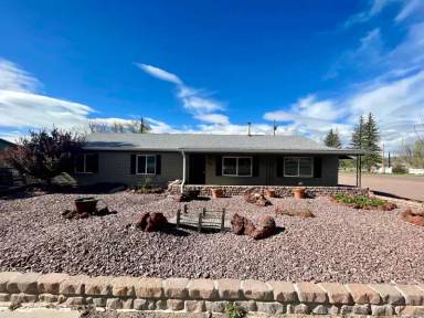 Main picture of 90 E 2nd St