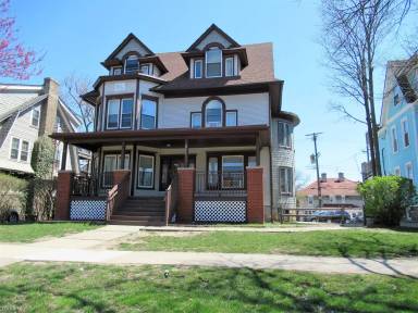 Main picture of 821 E University Ave