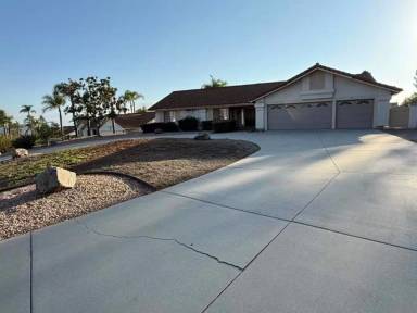 Main picture of 2237 Eucalyptus Ave