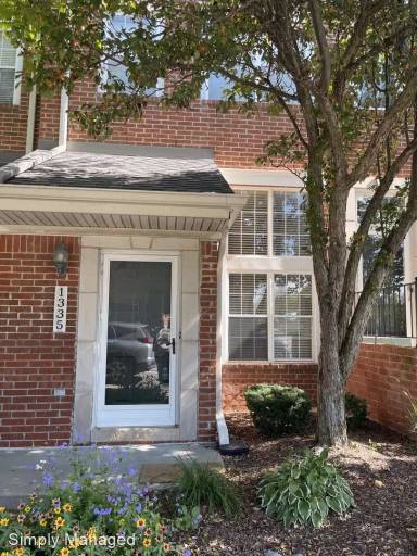 Main picture of 1335 S Washington Ave