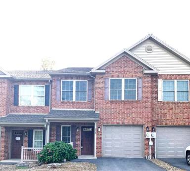 Main picture of 325 Stonegate Cir S