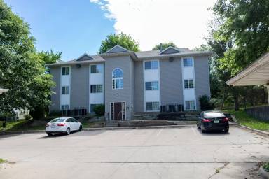 Main picture of 402-424 Peterson St