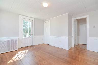 Main picture of 166 Main St