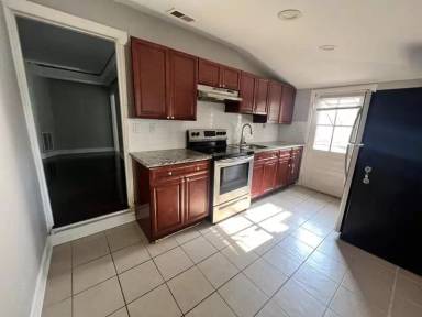 Main picture of 111 E Stewart Ave