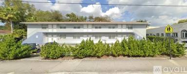Main picture of 555 NE 61st St